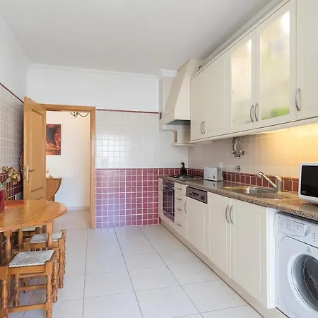 Apartment Feels Like Spacious Flat Armacao de Pera